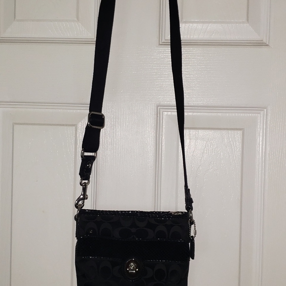 Coach black purse - Picture 10 of 10